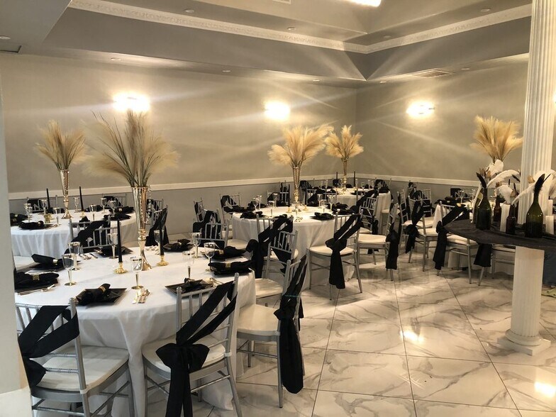 More Photos Of 6915 Foothill Blvd, Tujunga Restaurant For Lease