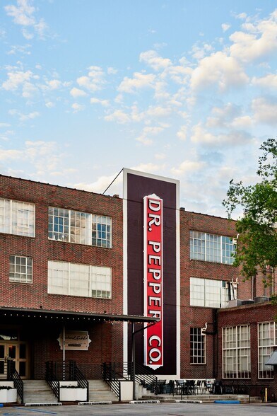 More Photos Of 2829 2nd Ave S, Birmingham General Retail For Lease