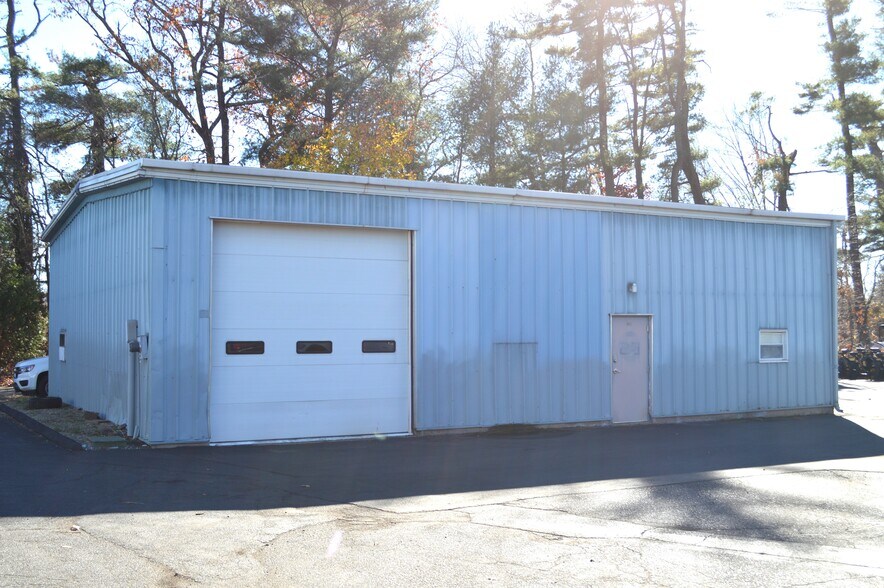More Photos Of 15 Herman Dr, Simsbury Light Manufacturing For Sale