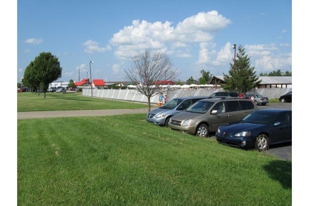 More Photos Of 3905 Carter Rd, Owensboro Swimming Pool For Sale