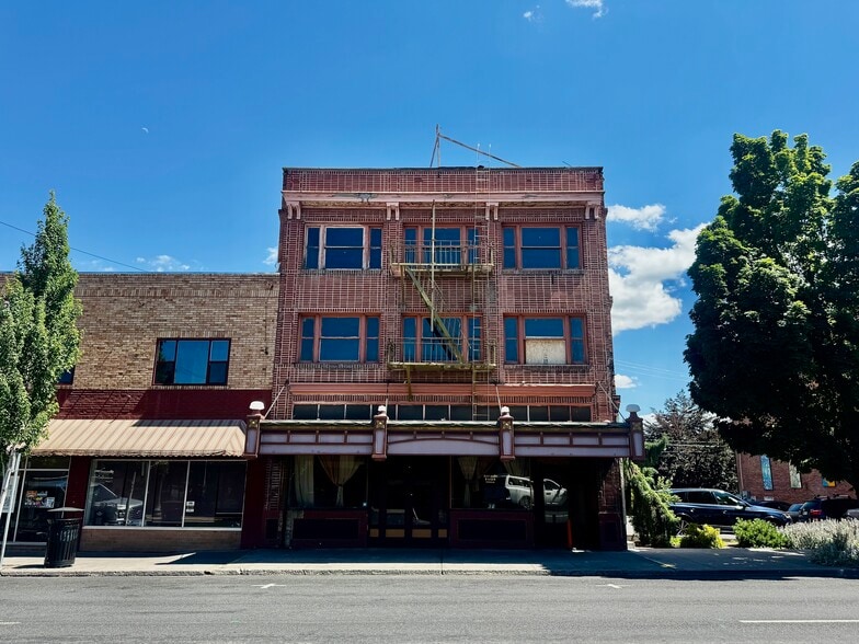More Photos Of 1028 Main St, Klamath Falls Flex For Sale