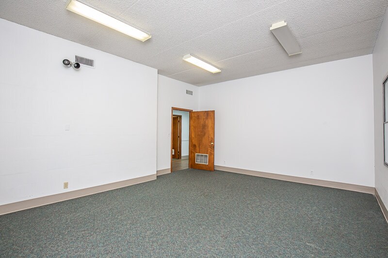 More Photos Of 510 Rosebank Ave, Nashville Schools For Lease