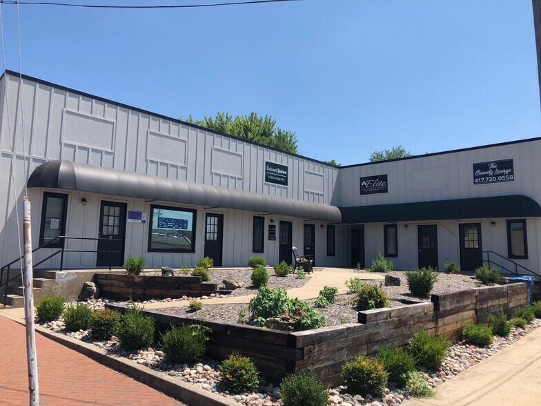 More Photos Of 502 N 3rd St, Ozark Storefront Retail Office For Sale