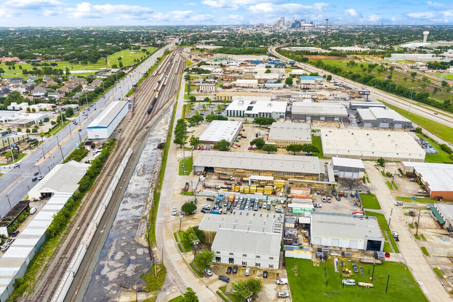 More Photos Of 1616 L And A Rd, Metairie Office For Lease
