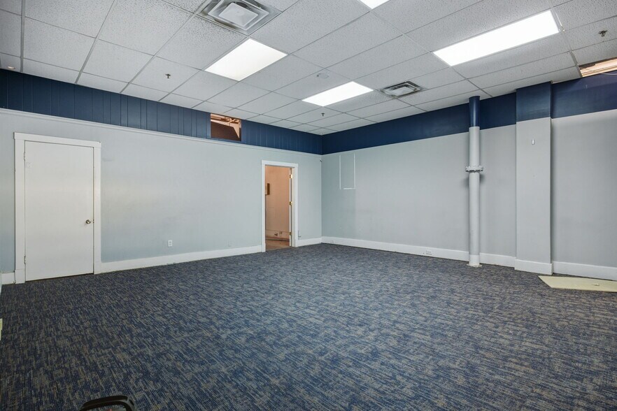 More Photos Of 21-27 N Central Ave, Staunton Office For Lease