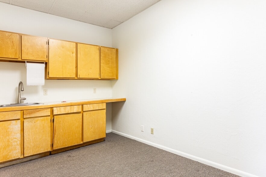 More Photos Of 1821 Sidewinder Dr, Park City Storefront Retail Office For Sale