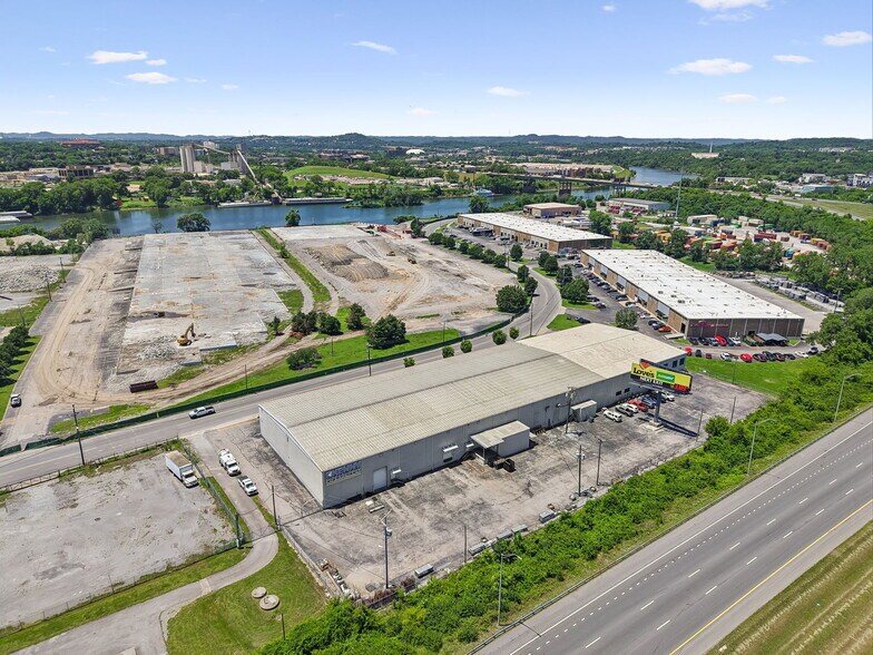 More Photos Of 811 Cowan St, Nashville Distribution For Lease