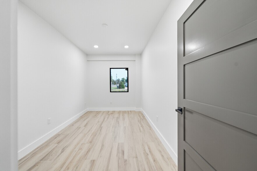 More Photos Of 1420 Linwood Blvd, Oklahoma City Office For Sale