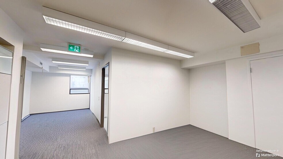 More Photos Of 627 Bloor St W, Toronto Office For Lease
