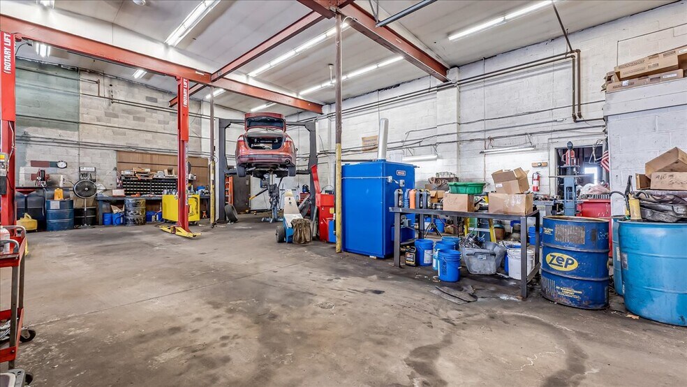 More Photos Of 2115 Union Blvd, Allentown Auto Repair For Sale