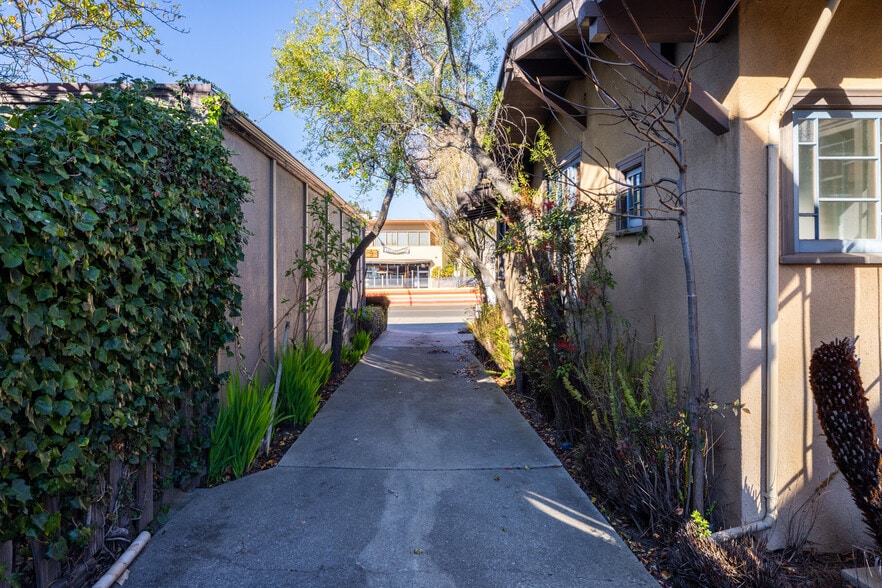 More Photos Of 1714 Solano Ave, Berkeley Office For Lease
