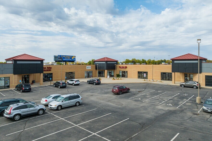 More Photos Of 1802-1838 Commerce Dr, North Mankato Freestanding For Lease