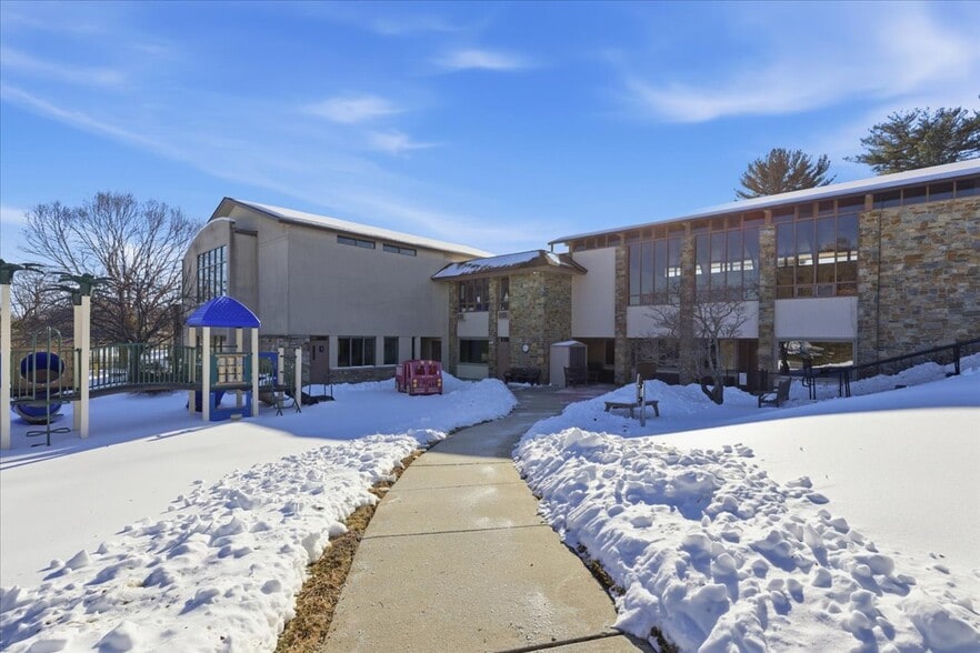 More Photos Of 2330 Mount Hebron Dr, Ellicott City Schools For Lease