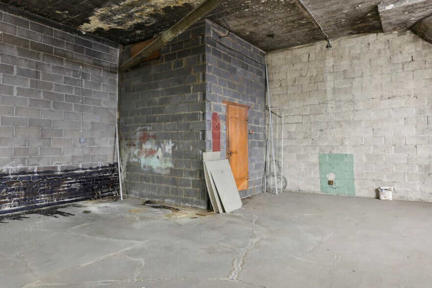 More Photos Of 1900 S Christopher Columbus Blvd, Philadelphia Freestanding For Sale