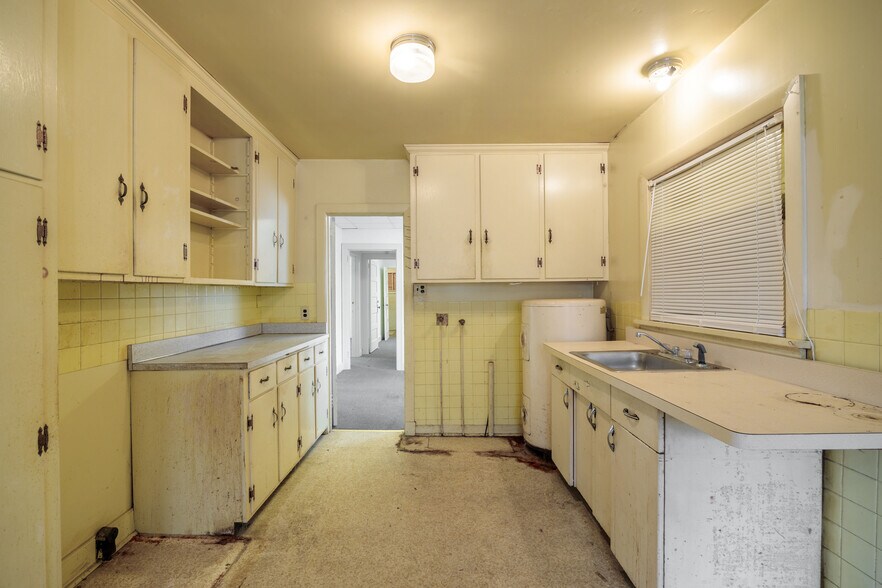 More Photos Of 217 E Williamsburg Rd, Sandston Office For Sale