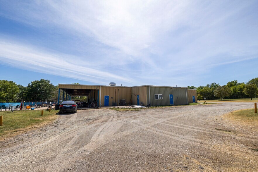 More Photos Of 2206 E 101st St N, Valley Center Specialty For Sale
