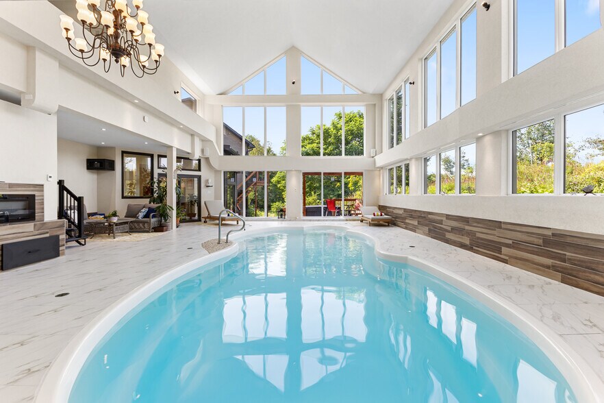 More Photos Of 57 Rue Allan, Brownsburg-chatham Apartments For Sale