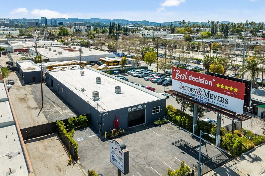 More Photos Of 21314-21316 Sherman Way, Canoga Park Service For Lease