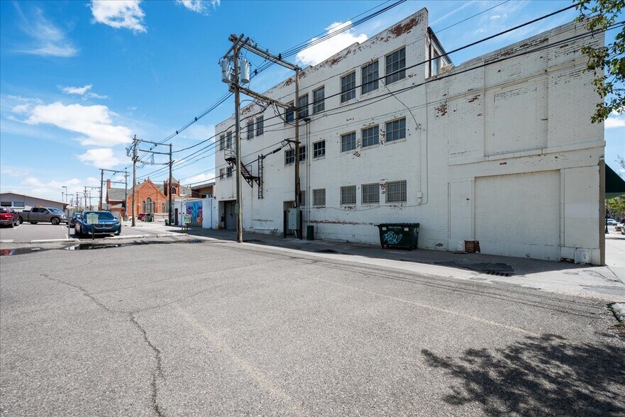 More Photos Of 1803-1807 Capitol Ave, Cheyenne Office For Sale
