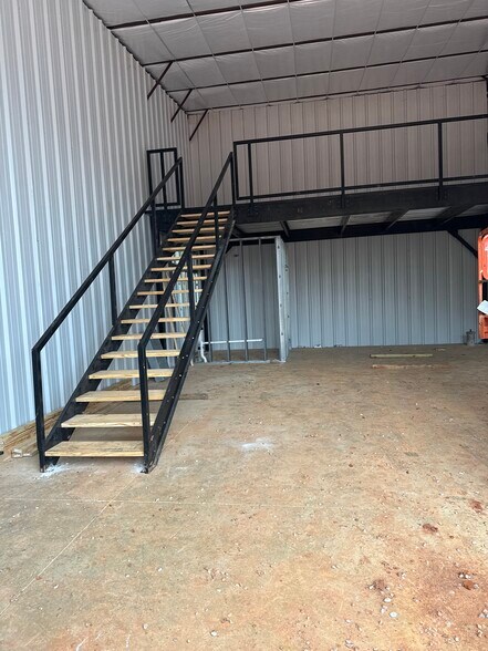 More Photos Of 4049 Chris SW Dr, Huntsville Warehouse For Lease