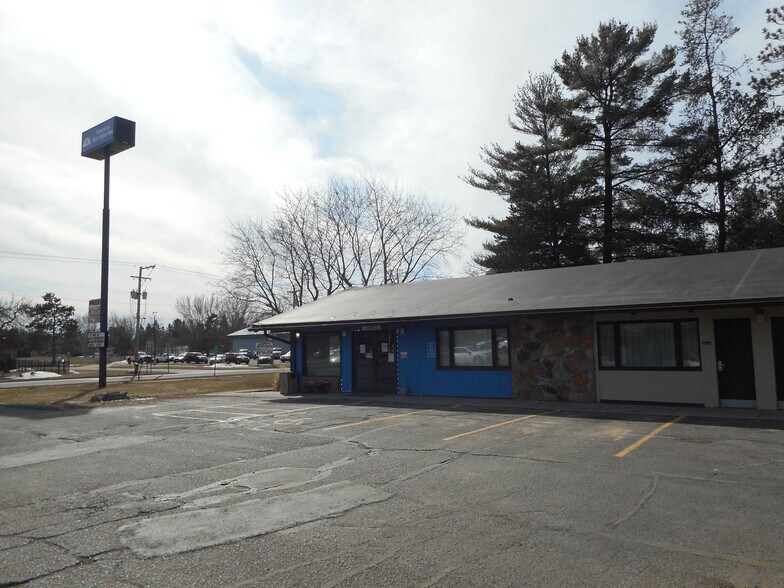 More Photos Of 325 Fire Monument Rd, Hinckley Hotel For Sale