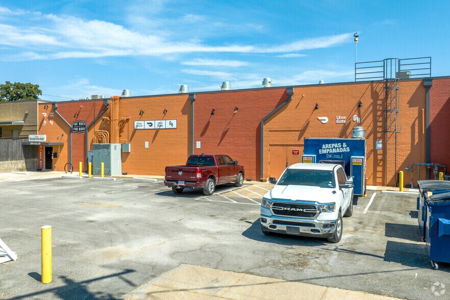 More Photos Of 3004-3008 Cullen St, Fort Worth Distribution For Lease