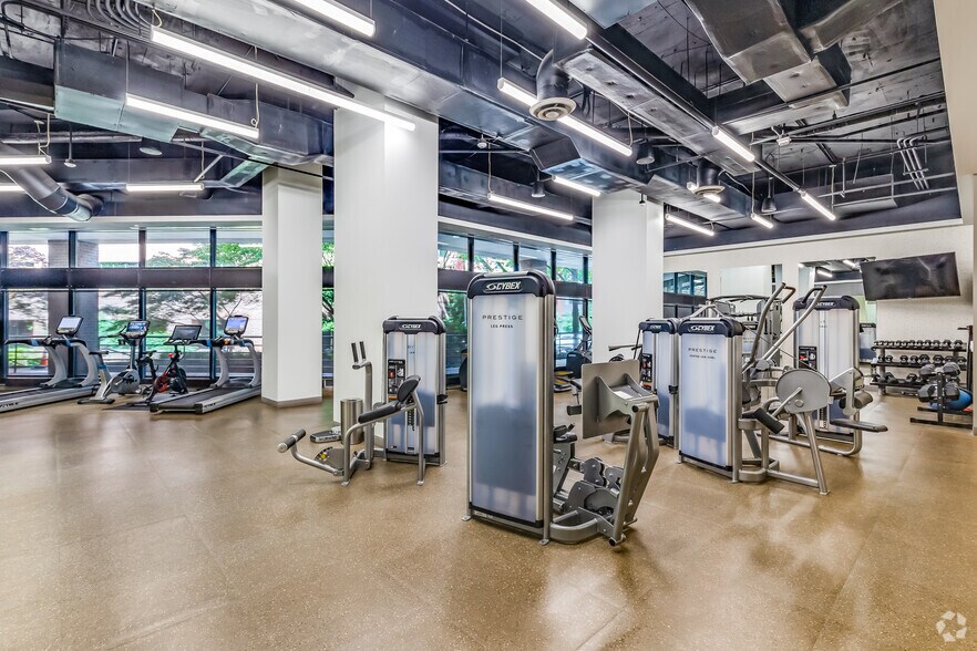 More Photos Of 1255 23rd St NW, Washington Office For Lease