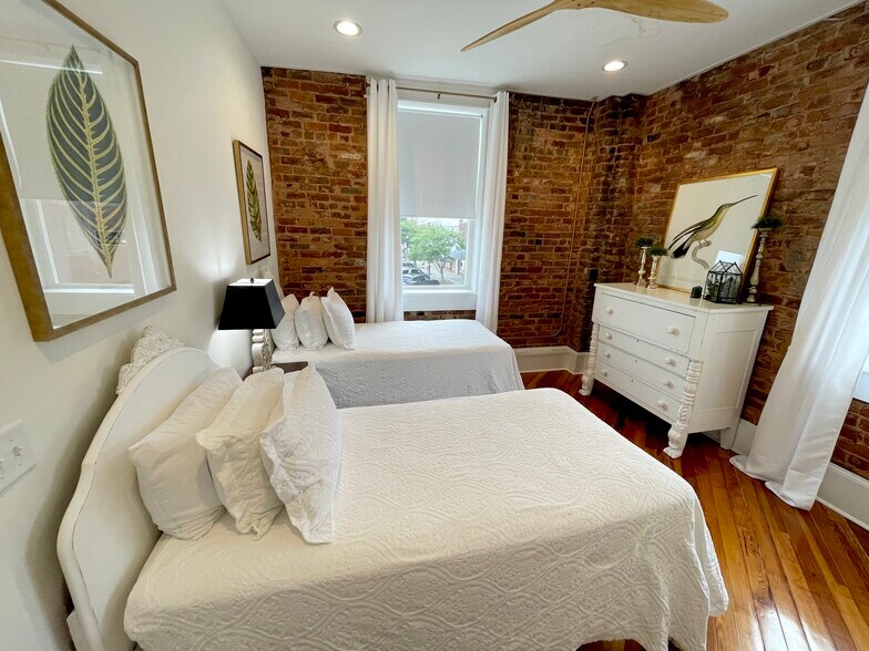 More Photos Of 114 N Walnut St, Seneca Storefront Retail Residential For Sale