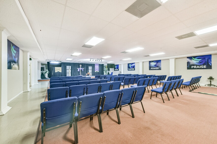 More Photos Of 130 S 4th St, La Porte General Retail For Sale