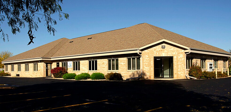 Primary Photo Of 5583 Waterford Ln, Appleton Office For Lease