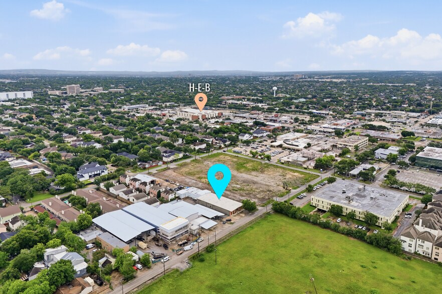 More Photos Of 6517 Mapleridge St, Houston Medical For Lease