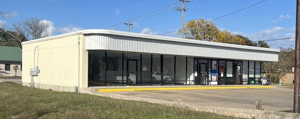 Primary Photo Of 2610 TX-35 Loop, Alvin Storefront For Lease