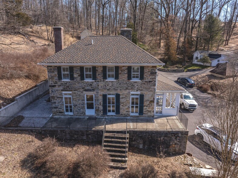 More Photos Of 14943 York Rd, Sparks Glencoe Specialty For Sale