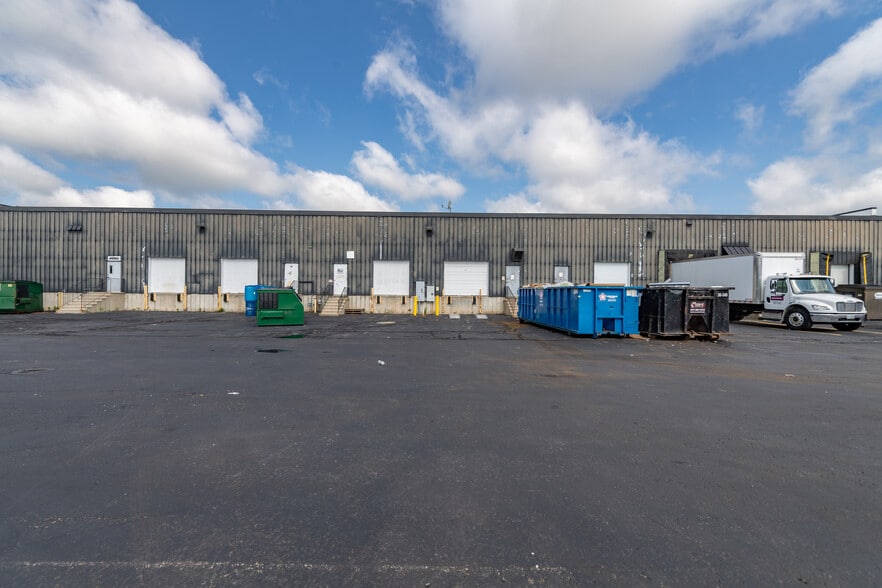 More Photos Of 472 Amherst St, Nashua Distribution For Lease