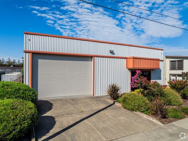 More Photos Of 995 Transport Way, Petaluma Warehouse For Sale