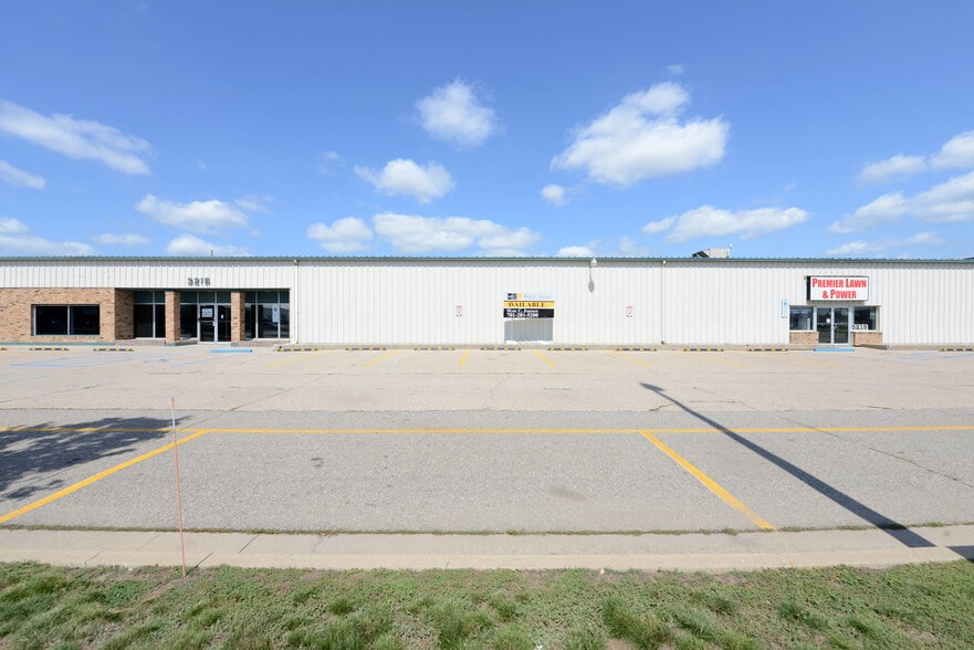 More Photos Of 3215 Main Ave, Fargo Storefront For Lease