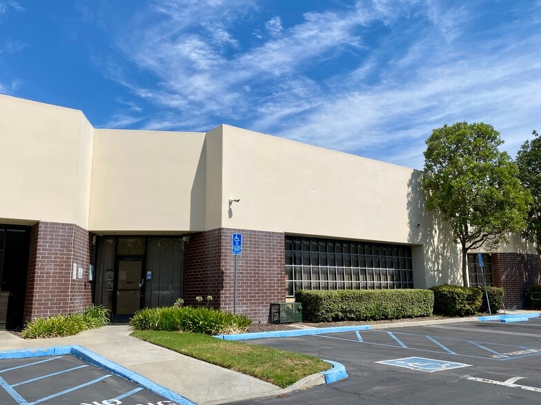 Primary Photo Of 3505 Cadillac Ave, Costa Mesa Light Distribution For Sale