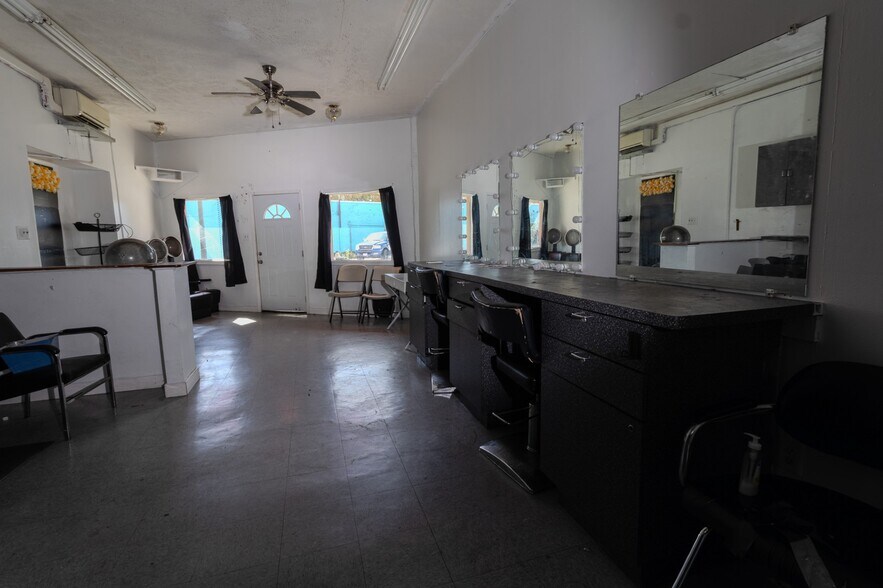 More Photos Of 3019-3023 Meadowbridge Rd, Richmond Storefront Retail Office For Sale