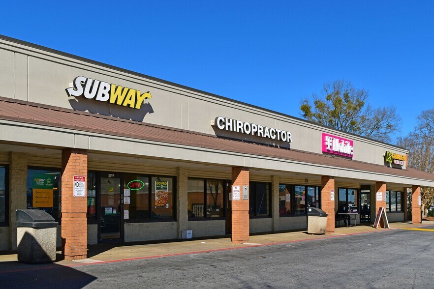 More Photos Of 4550 Jonesboro Rd, Union City Freestanding For Lease