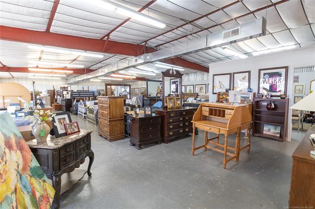 More Photos Of 1631 US HWY 69 Hwy, Mcalester Storefront Retail Office For Sale