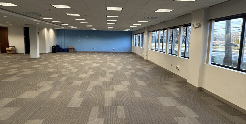 More Photos Of 101 Edgewater Dr, Wakefield Office For Lease