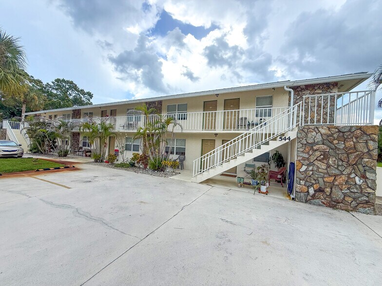 More Photos Of 604 SW 35th St, Palm City Apartments For Sale