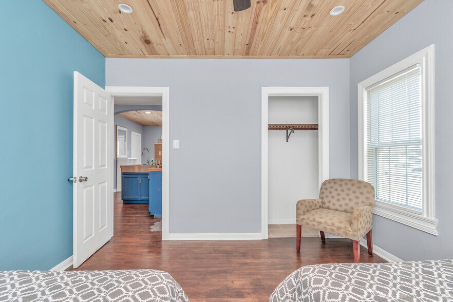 More Photos Of 915 8th St, Galveston Apartments For Sale