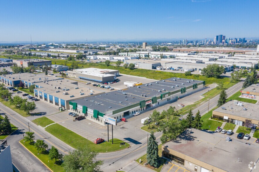 More Photos Of 1411 33rd St NE, Calgary Light Manufacturing For Sale