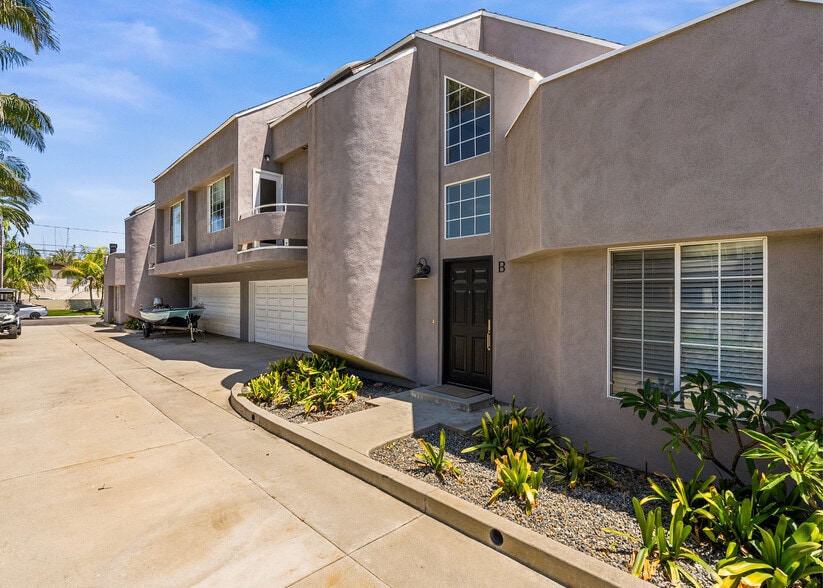 More Photos Of 181 Cecil Pl, Costa Mesa Multifamily For Sale