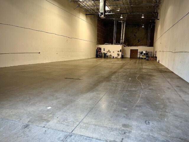 More Photos Of 1889 E Maule Ave, Las Vegas Industrial For Sale