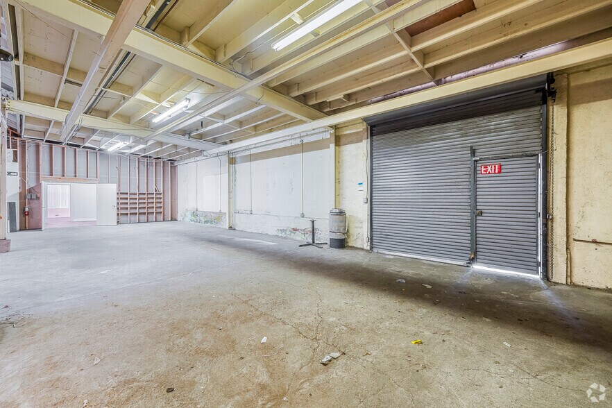 More Photos Of 4933 San Leandro St, Oakland Warehouse For Lease