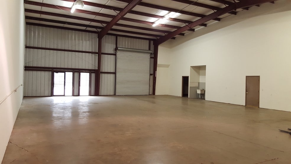 More Photos Of 5829 W Sam Houston Pky N, Houston Light Distribution For Lease