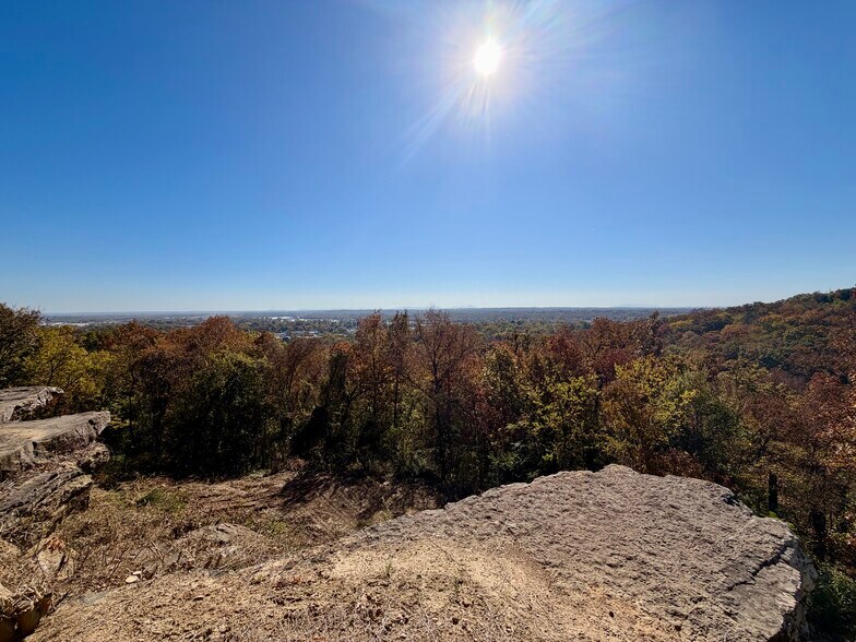 More Photos Of 617 Fayetteville Rd, Van Buren Healthcare For Lease