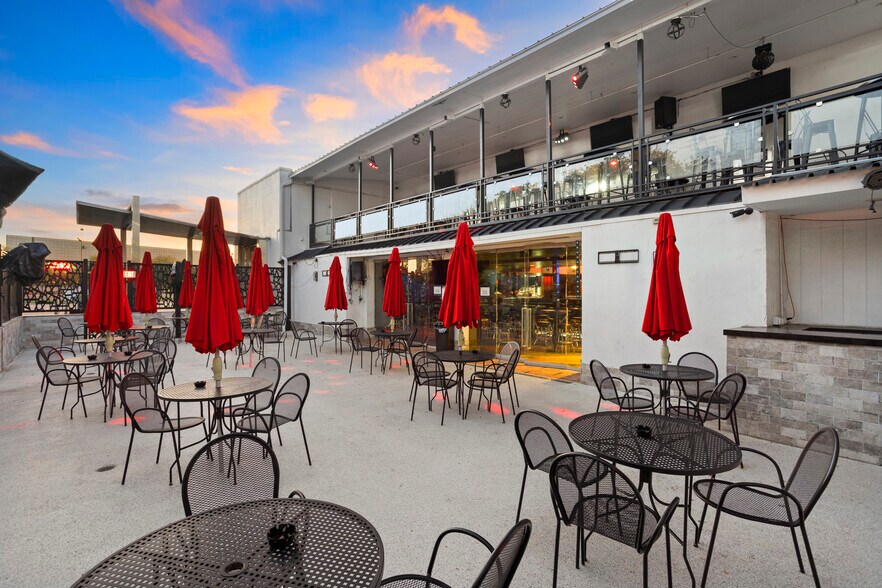 More Photos Of 10333 E Technology Blvd, Dallas Bar For Sale